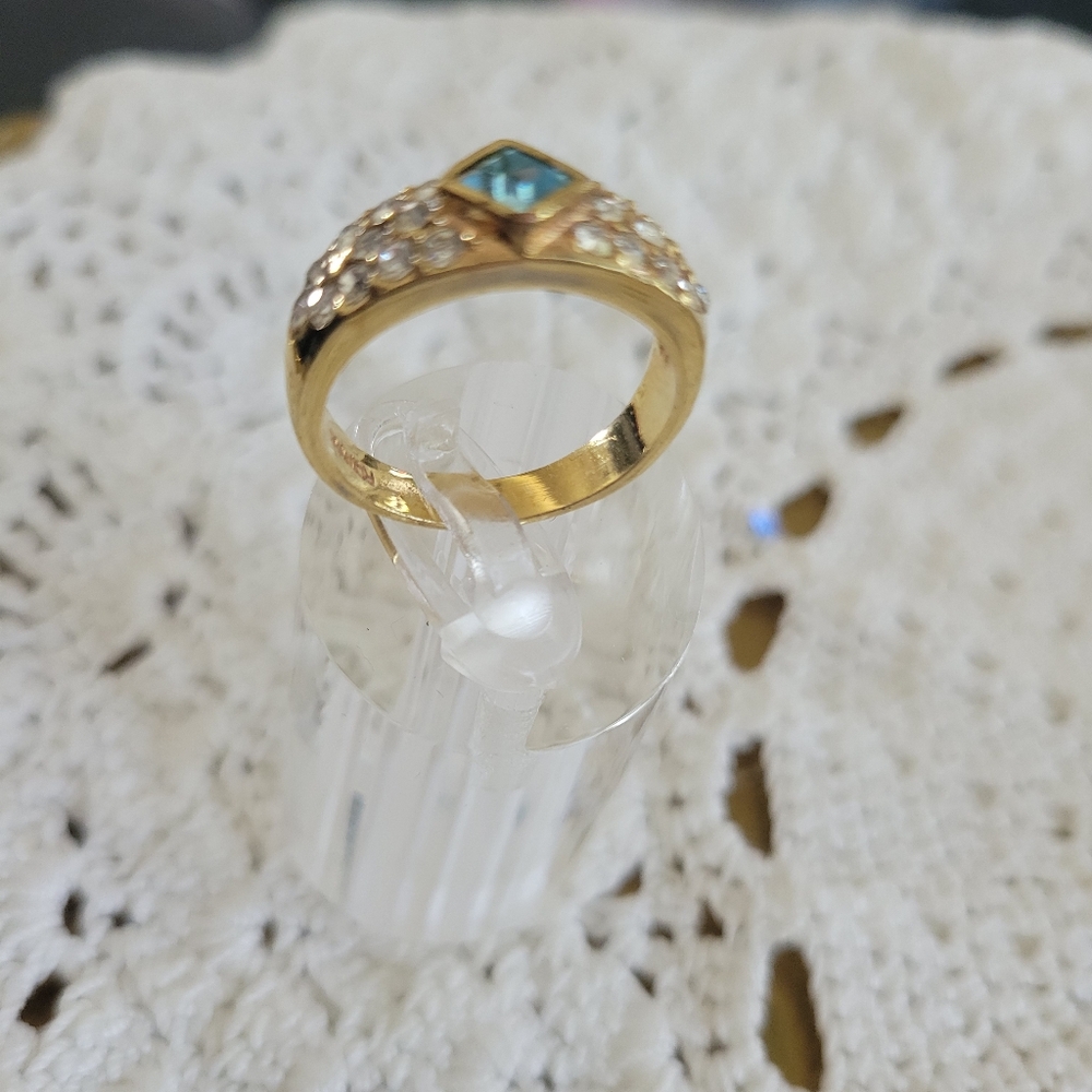 Roman 1970's Vintage Ring  topaz blue color rhinestone Gold Tone sz 8